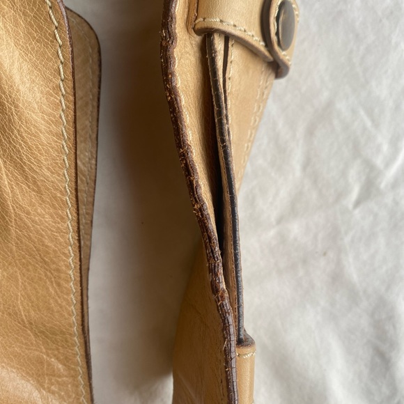 Authentic Chloe Bay Beige Shoulder Bag - Picture 8 of 9